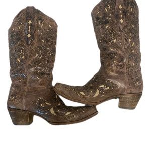 Coral Boots Size 8.5